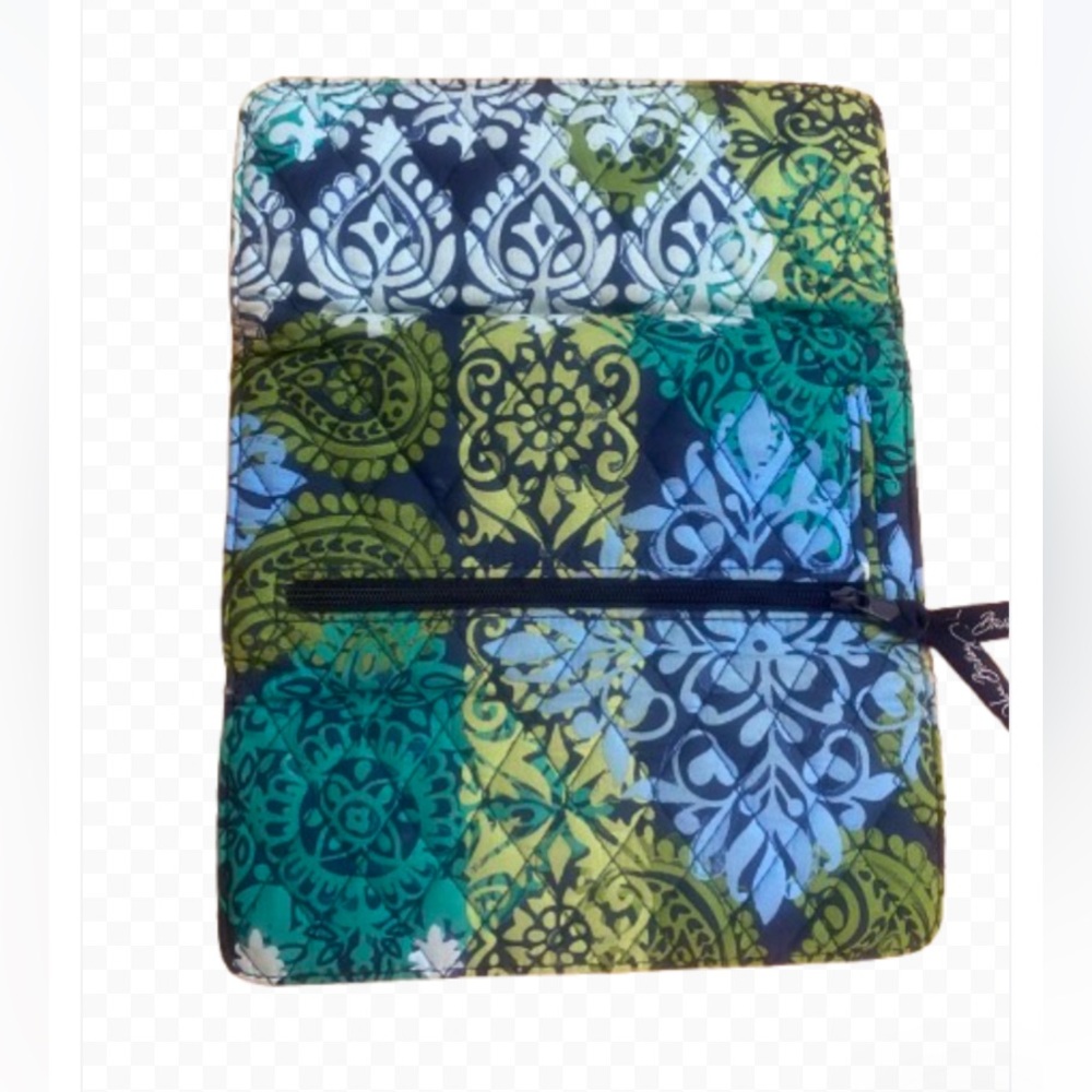 Vera Bradley quilted magnetic closure wallet in the “Caribbean Sea” pattern - Picture 3 of 10